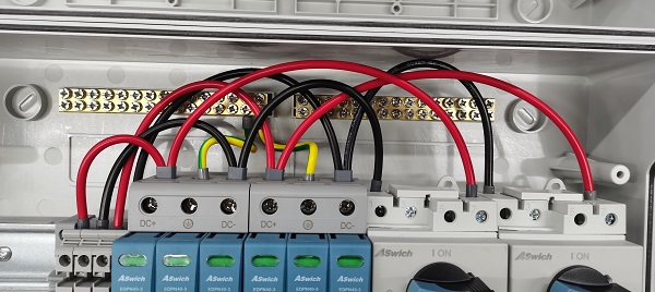  solar-combiner-box